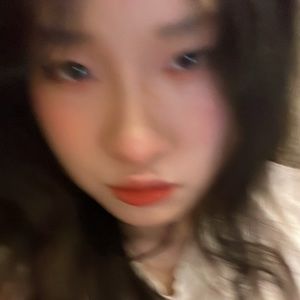 Meet your Posher, Uyên